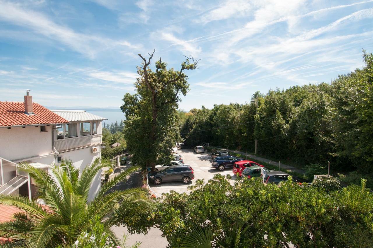 Salyna "Rooms Bela" Ičići Dış mekan fotoğraf